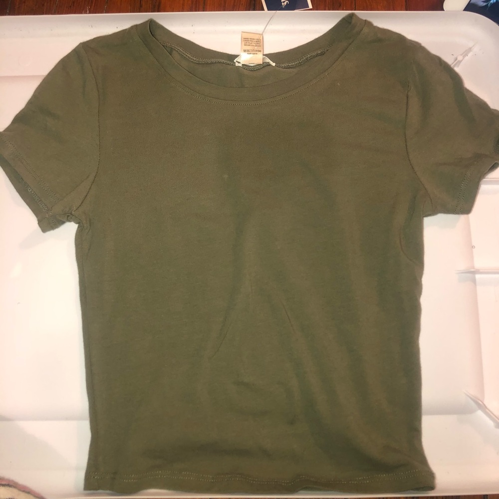 basic army green tee